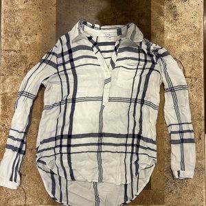 Blue and white spring time shirt small